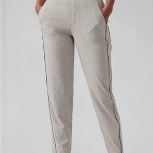 Athleta Brooklyn Textured Ankle Pants in Gray Stripe Womens Size 14